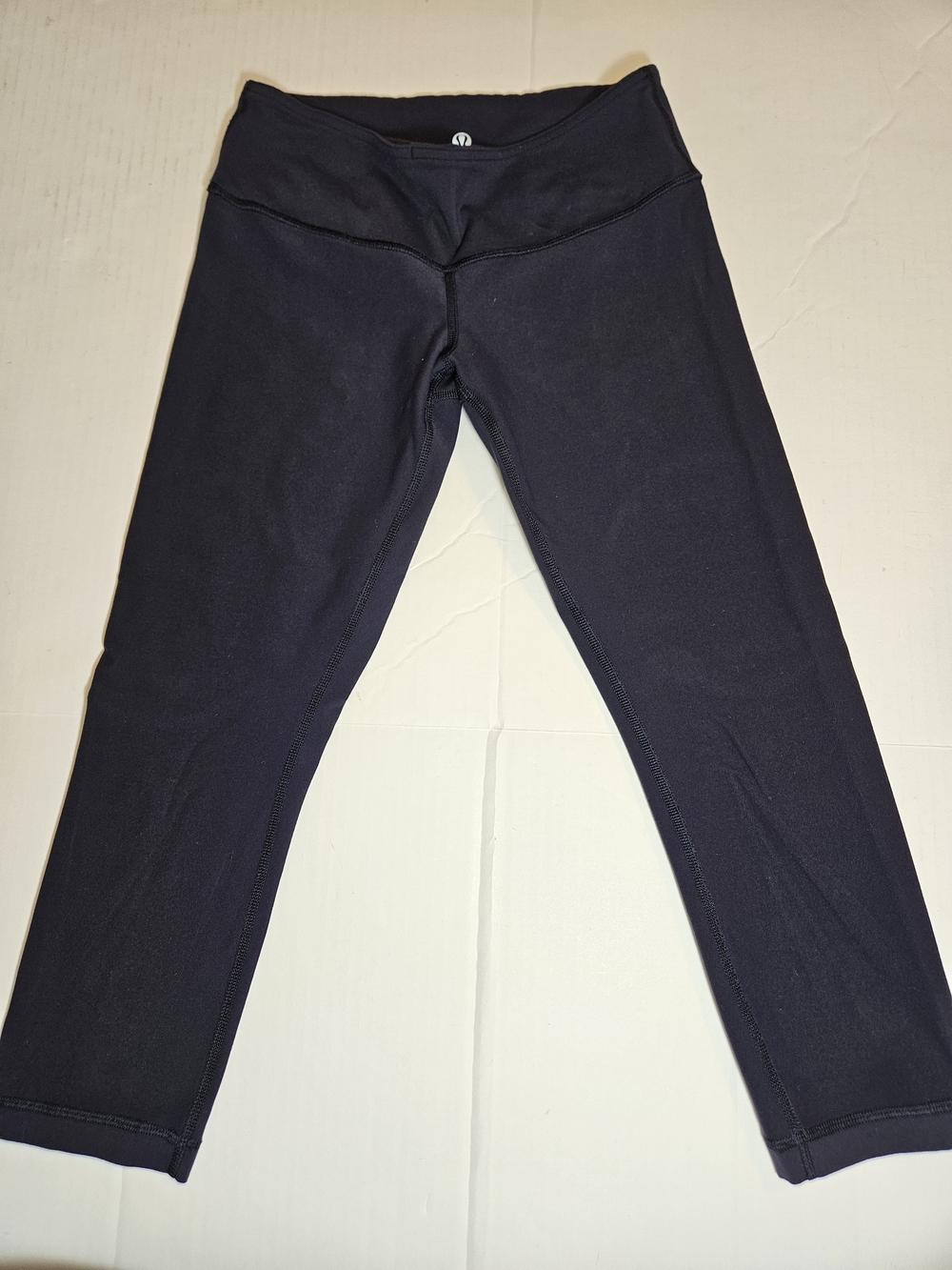 Lululemon Athletica Navy Blue Cropped Leggings Size 6 Running Crossfit Workout